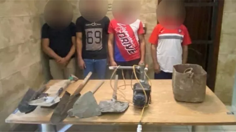 الكنز المدفون .. ضبط 4 أشخاص لبحثهم عن الآثار داخل منزل في الغربية