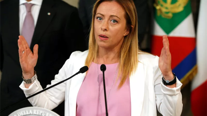 الرئيس الإيطالي يكلف ميلوني بتشكيل الحكومة