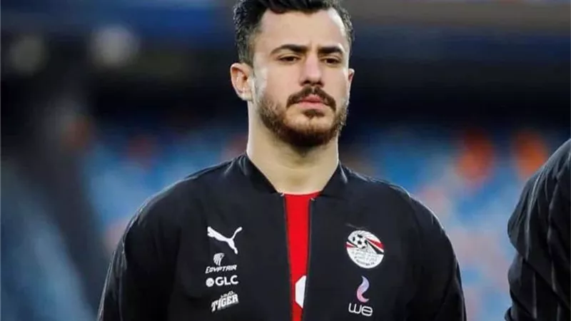 صورة .. نجم الاهلى يساند الونش بعد إصابته فى الرباط الصليبى