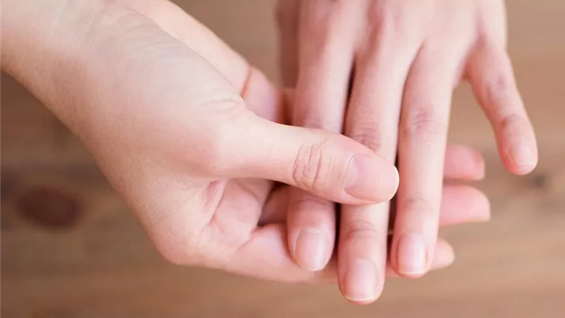 علامات غريبة على اليد تشير إلى إصابتك بـ