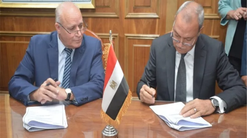 محافظ القليوبية يوقع بروتوكول تعاون مع 