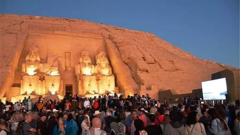 بدء تشغيل عدد من السيارات الكهربائية بأبو سمبل