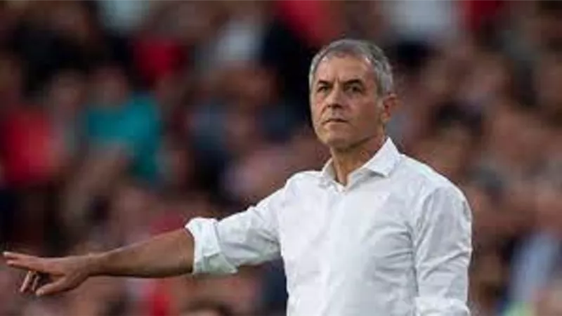 كولر يبحث مع معاونيه خطة الأهلى لمواجهة الزمالك فى السوبر
