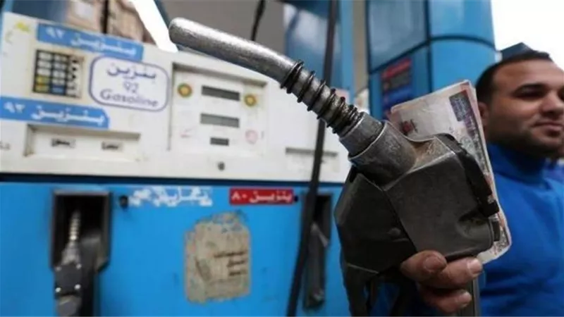 قيادات حزبية: تثبيب أسعار الوقود يؤكد حرص الرئيس على تحصين المواطنين من الأزمة الاقتصادية