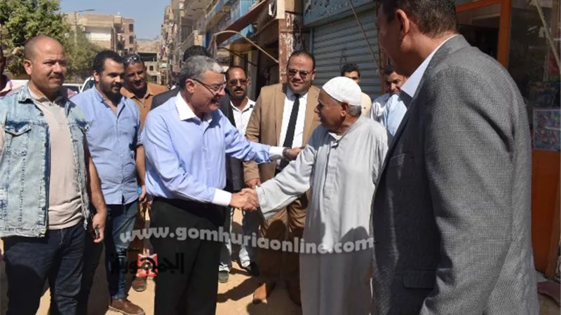 محافظ المنيا يتابع رصف الطرق والشوارع الرئيسية بمركزي مطاي وسمالوط