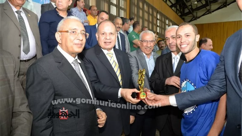 محافظ أسيوط وأمين حزب مستقبل وطن يشهدان ختام دورى كرة القدم