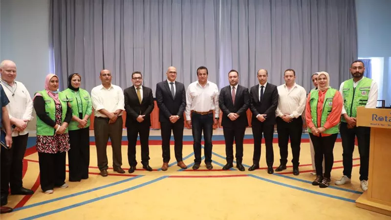 وزيرالصحةيشهد انطلاق حملةلتطعيم العاملين بالفنادق ضدالالتهاب الكبدي