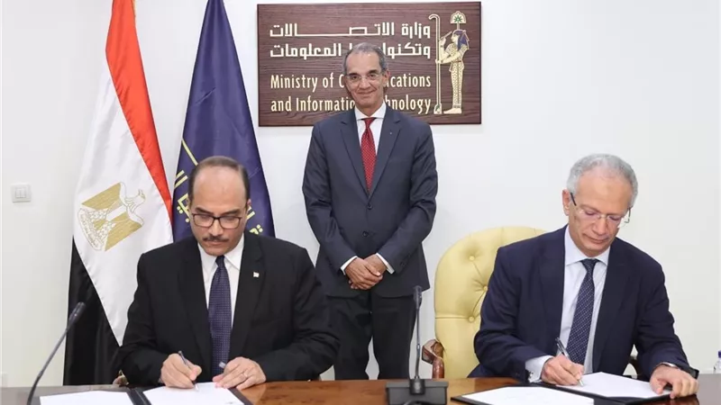 الاتصالات:اتفاقيةتعاون بين تنميةصناعةتكنولوجياالمعلومات وجامعةالعريش