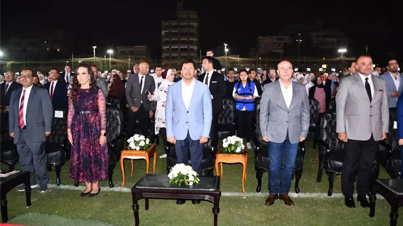 وزير الرياضة يشهد حفل تخرج ٢٥٠٠ شاب من مكتب فن إدارة الحياة