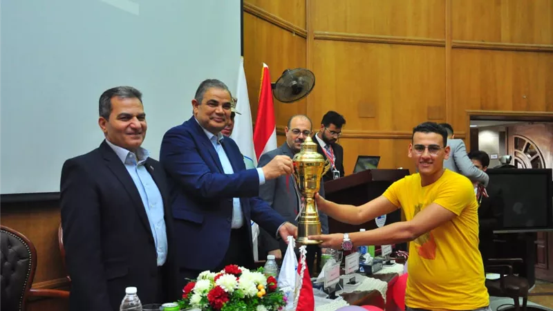 رئيس جامعة كفر الشيخ يرحب بطلاب كلية الذكاء الاصطناعي الجدد