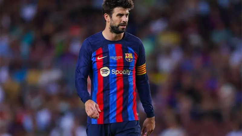 الدورى الاسبانى.. بيكيه على دكة بدلاء برشلونة أمام أتلتيك بلباو