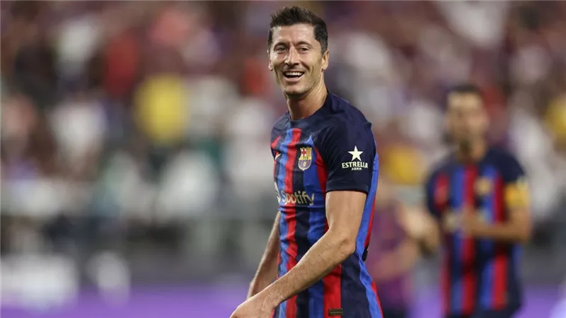 الدورى الاسبانى.. ليفاندوفسكي يسجل الهدف الثانى لبرشلونة فى مرمى أتلتيك بلباو