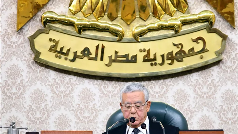 جبالي يحيل اتفاقية تحديث خط السكة الحديد الأقصر – السد العالي للجنة التشريعية