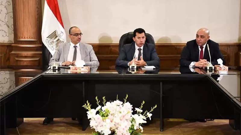 وزير الشباب يبحث استعدادات إطلاق برنامج عباقرة شباب العرب