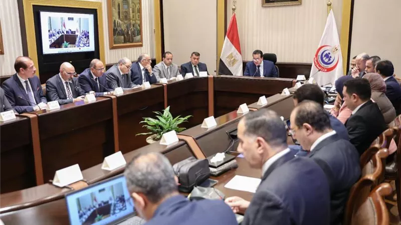 وزير الصحة يوجه بتشكيل لجان للمرور على مخازن التموين الطبى