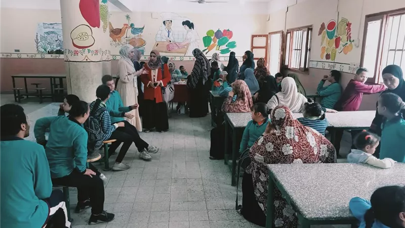 الكشف علي 293 طالب بالإسماعيلية بقافلة جامعة القناة الطبية