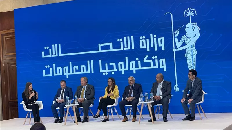 احمد بدوي يشارك فى جلسة 
