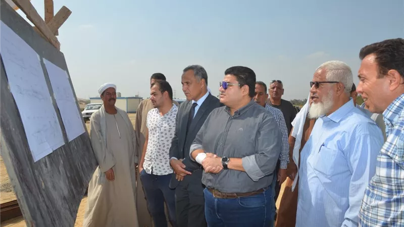 نائب محافظ بنى سويف يتفقد مشروعات حياة كريمة بجزيرة أبو صالح .صور