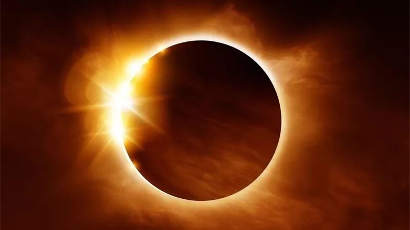 البحوث الفلكية تكشف موعد كسوف الشمس وتحذر من النظر بالعين
