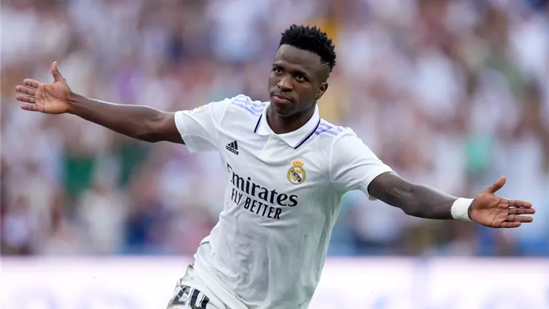 مهاجم في ريال مدريد يقترح عقوبة للمتورطين بحوادث عنصرية