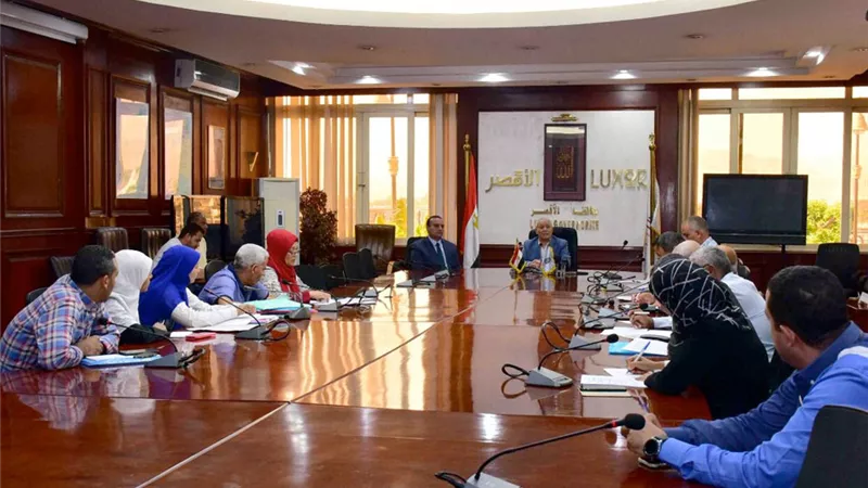 التقنين وإزالة التعديات على راس إجتماع المجلس التنفيذى للأقصر