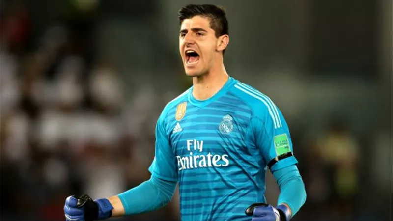 كورتوا يحرس مرمى ريال مدريد أمام لآيزبرج الألمانى بدورى الأبطال