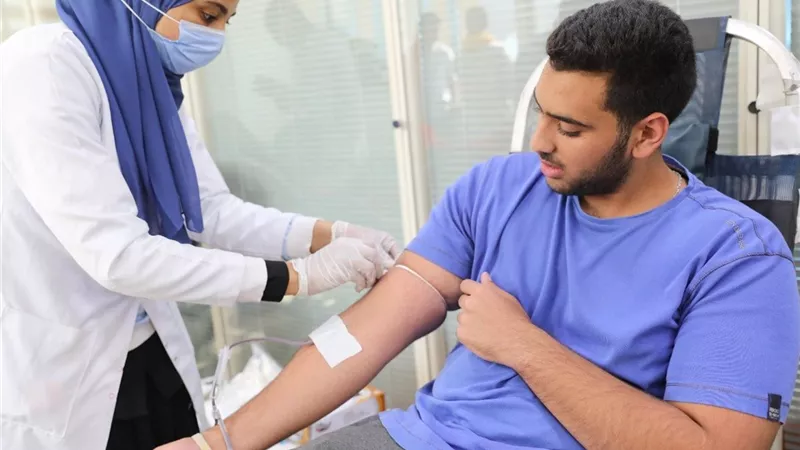 جامعة الجلالة تطلق حملة للتبرع بالدم بالتعاون مع المركز الإقليمى