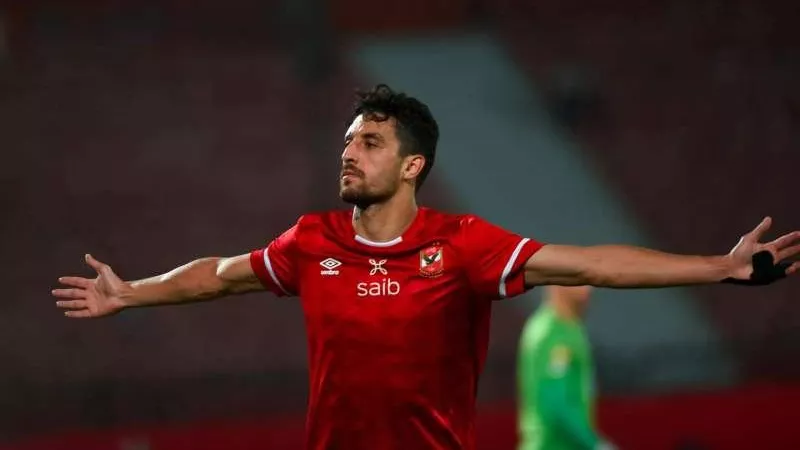 طاهر محمد طاهر يعود لتشكيل الأهلي أمام الزمالك فى السوبر