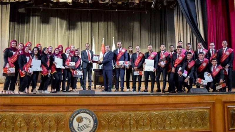 مجلس جامعة بني سويف يكرم وفد طلاب من أجل مصر