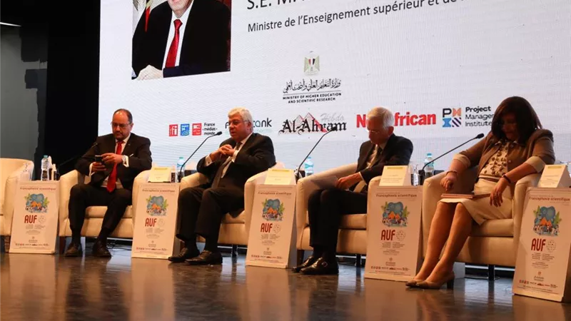 عاشور: إستراتيجية لتفعيل اللغة الفرنسية في بعض التخصصات بالجامعات