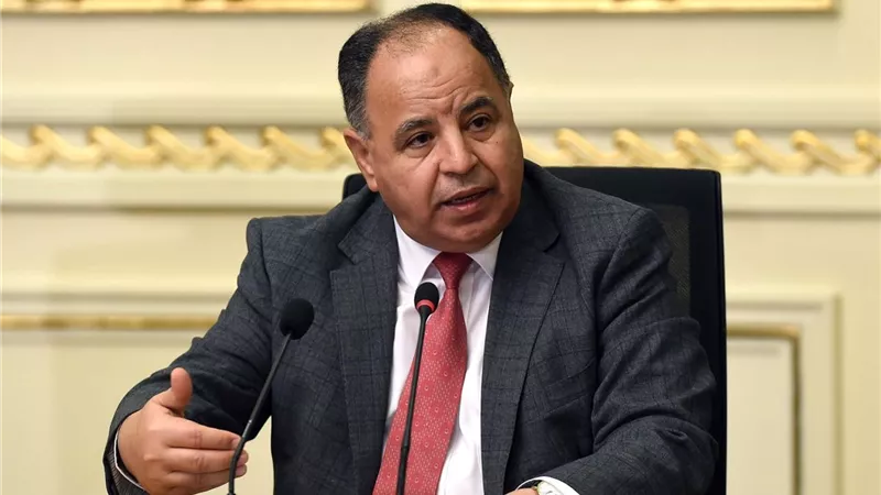 المالية تعلن شروط استيراد السيارات للمصريين المقيمين بالخارج