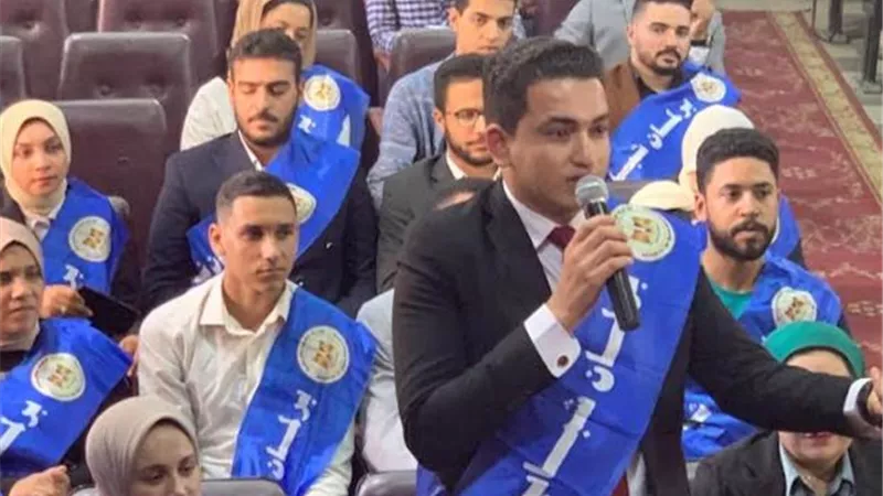 محافظ كفر الشيخ يستمع لمشكلات برلمان الشباب