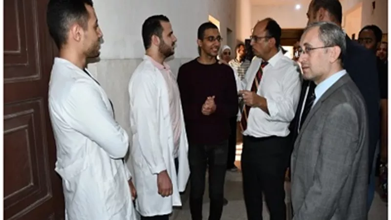رئيس جامعة حلوان يتفقد أعمال التطوير بكلية الصيدلة