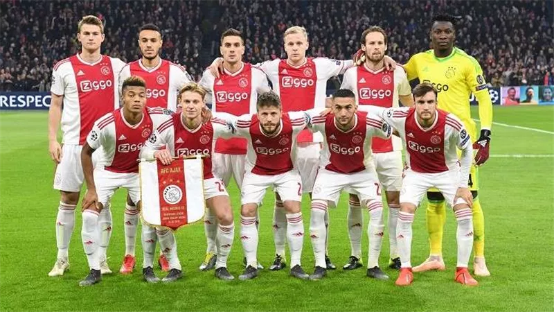دوري أبطال أوروبا.. تشكيل أياكس الرسمى أمام ليفربول