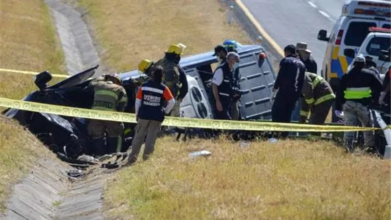 مصرع وإصابة 10 مهاجرين فى انقلاب سيارة على طريق سريع جنوبى المكسيك