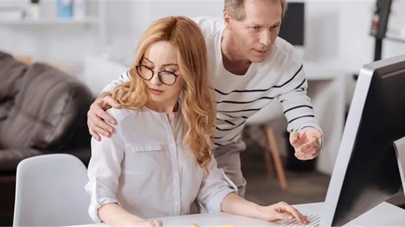 المعاكسات قولاً وفعلاً تعرف على احكام الشرع فيها