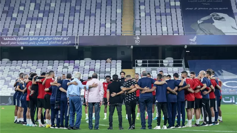 الأهلي يبدأ مرانه بقراءة الفاتحة استعدادا لمواجهة الزمالك فى السوبر