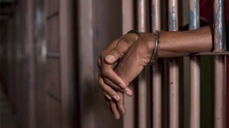 النيابة العامة تأمر بحبس ثلاثة سودانيين لضربهم اثنين حتى وفاتهما