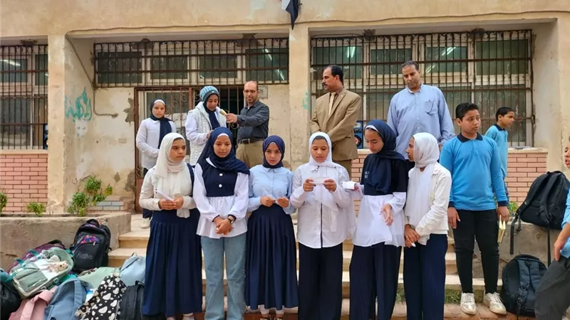 مدير تعليم الخانكة يشدد على الاهتمام بالنظافة