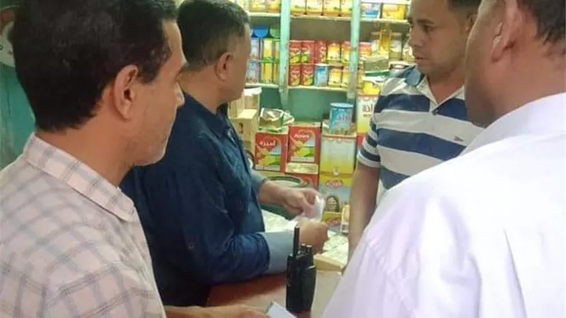تحرير 109 محضر خلال حملات تموينية في ديرمواس بالمنيا..صور