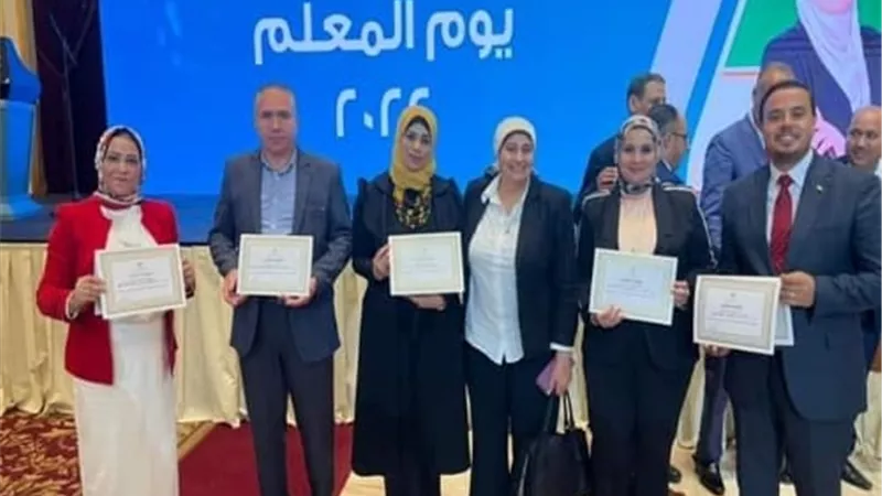 مدير تعليم القليوبية تشارك فى احتفالية يوم المعلم وتكريم المتميزين