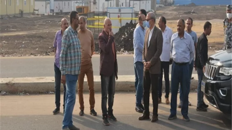 الهجان يوجه برفع تروسكل شاي مخالف ومصادرة الكراسي والترابيزات