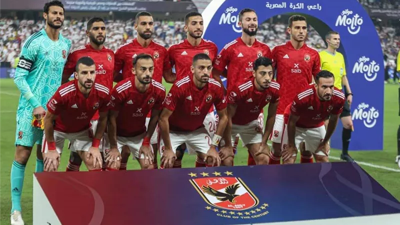 صور .. مؤمن زكريا يرفع كأس السوبر المصرى