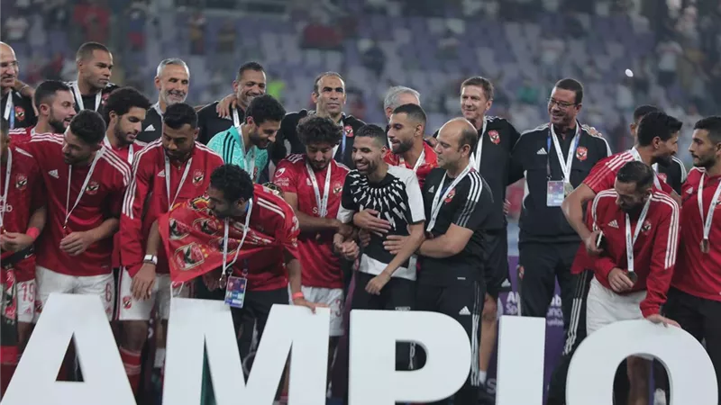مؤمن زكريا يُزيّن منصة التتويج
