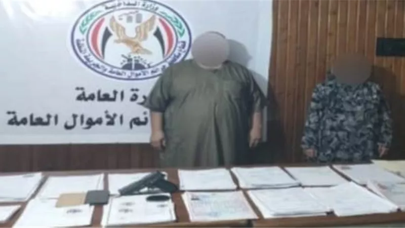 القبض على بن قنصل تخصصوا فى زوير أوراق نقل الطلاب