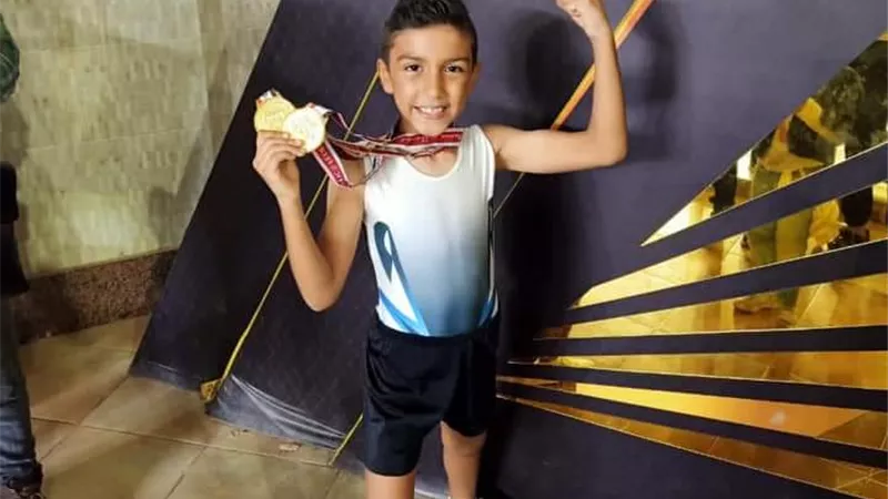 الذهبيه ل أحمد باسم فى الايروبك