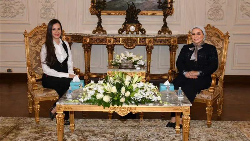 السيدة انتصار السيسى ترحب بقرينة رئيس صربيا في بلدها الثاني مصر