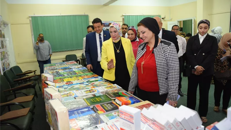 افتتاح معرض الكتاب الفرنسي السادس بآداب أسيوط