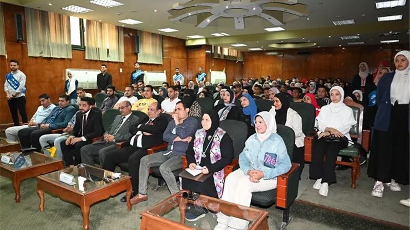 كلية الخدمة الاجتماعية بالفيوم تنظم احتفالية شعرية للنادي الأدبي