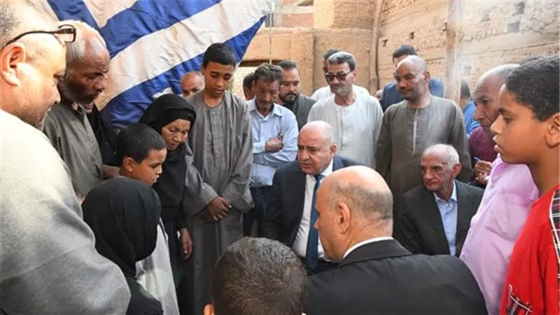 إعانة عاجلة لأسرة سيدة فقدت حياتها أثر انهيار منزلها بنجع حمادي